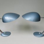 T29 - 1 Paar Tischleuchten 60er Jahre, Lack blau metallic, Schwanenhalsarm verchromt