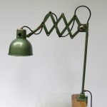 KM17 - Tisch-Klemmleuchte / Scherenleuchte, Pe ha We-Leuchten, Hammerschlaglack grün metallic, 40er/50er Jahre