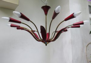 D85 - große Deckenleuchte, Sputnik - Blüte, Ottleuchten, 50er Jahre, 12flammig, weinrot, Messing