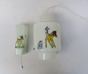 KI1 - 1 Set bestehend aus Decken- und Wandleuchte, 50er Jahre, Doria, Walt Disney - Motiv Bambi