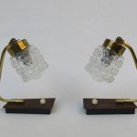 A3 - SOLD - 1 Paar Nachttischleuchten, 60er Jahre, Palisander, Struktur-Glas, Bakelit in der Art  von Richard Essig