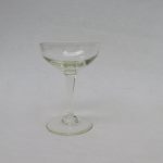 1 Sektschale, ca. 1900, gelbliches Glas