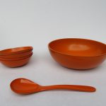 W81 - Schalen-Set 1 große, 4 kleine Schalen, Löffel, 50er/60er Jahre, Bakelit lackiert orange