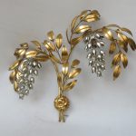 W195 - SOLD - große florale Wandleuchte Pioggia D'Oro, Hans Kögl, 70er Jahre, Metall, blattvergoldet, versilbert
