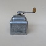 K97 - SOLD - Hand-Kaffeemühle Moulux von Moulinex, Frankreich, 50er/60er Jahre, Aluminium