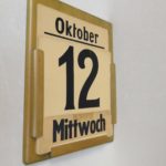 BS89 - SOLD - ewiger Kalender, Wandkalender, 30er - 50er Jahre, Holz, Pappe