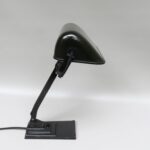 B9 - Bankerlampe Art Deco, Schirm Bakelit, bezeichnet unter dem Stand: ERPE Made in Belgium