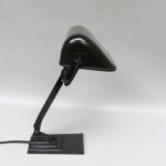 B9 - SOLD - Bankerlampe Art Deco, Schirm Bakelit, bezeichnet unter dem Stand: ERPE Made in Belgium