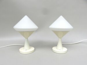 T216 - 1 Paar außergewöhnliche kleine Tischleuchten, Space Age, 70er Jahre, Schirme Überfangglas weiß, Sockel beige