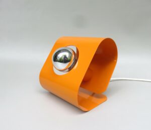 T218 - kleine Tischleuchte, Space Age, 70er Jahre, Sölken, Metall orange