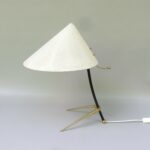 T222 - Tischleuchte, Krähenfuß, 50er Jahre, Messing, Kunststoff schwarz, Lampenschirm Leinen