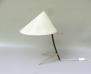 T222 - Tischleuchte, Krähenfuß, 50er Jahre, Messing, Kunststoff schwarz, Lampenschirm Leinen
