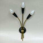 W264 – elegante Wandleuchte, 50er Jahre, 3flammig, Messing, schwarz