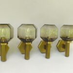 W260 - 4 Stück Wandleuchten, Hillebrand, 70er Jahre, Messing gebürstet, patiniert, Rauchglas