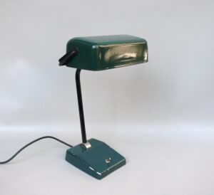 B11 - Bankerlampe, Frankreich, 60er Jahre, grün emaillierter Schirm, grün, schwarz