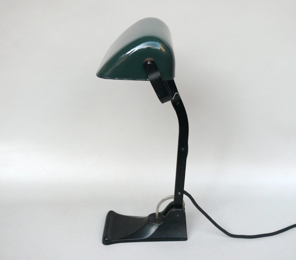 B5 - Bankerlampe ALY, Jugendstil, dunkelgrün emailliert, schwarz
