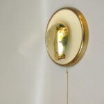 W279 - Wandleuchte, 60er Jahre, Vereinigten Werkstätten München zugeschrieben, Messing, beige lackiert, Sterndekor